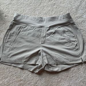 Athleta size 12 Trekkie shorts